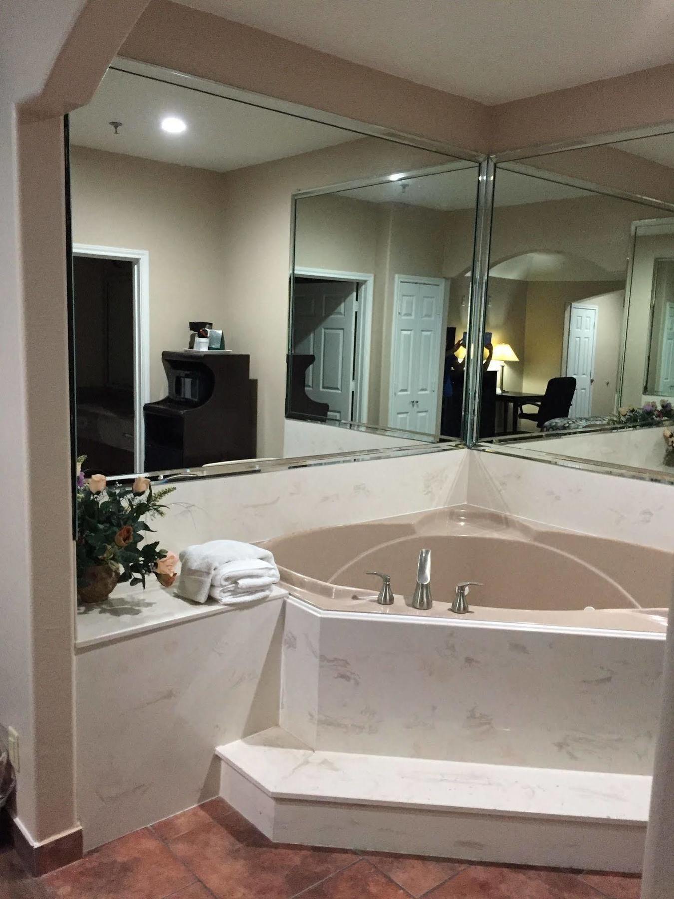 Scottish Inns & Suites Timber Creek, Houston, Tx Barker Екстериор снимка
